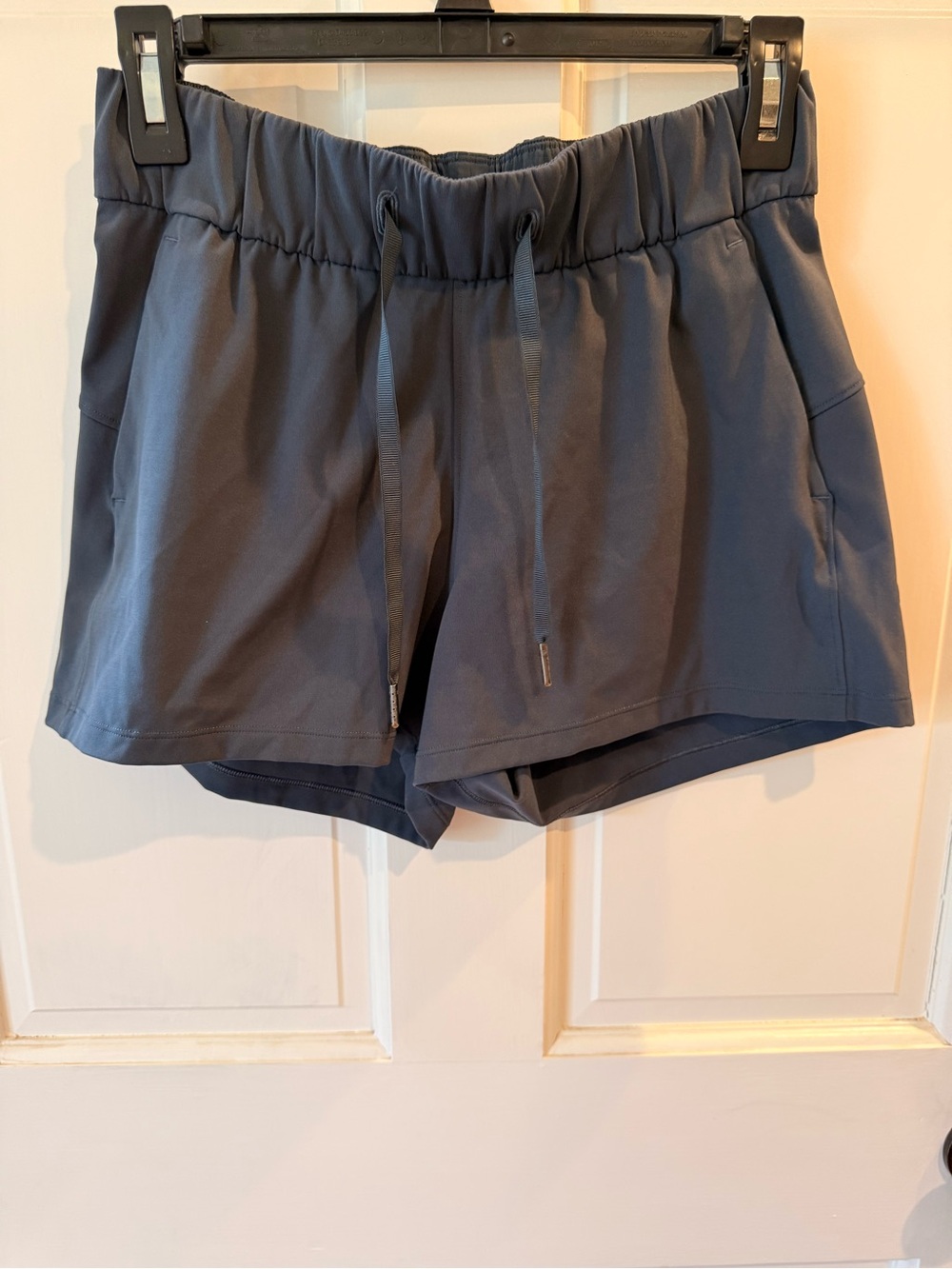 Lululemon High-Rise Stretch Woven Shorts Size 4 Gray Drawstring Athletic Casual